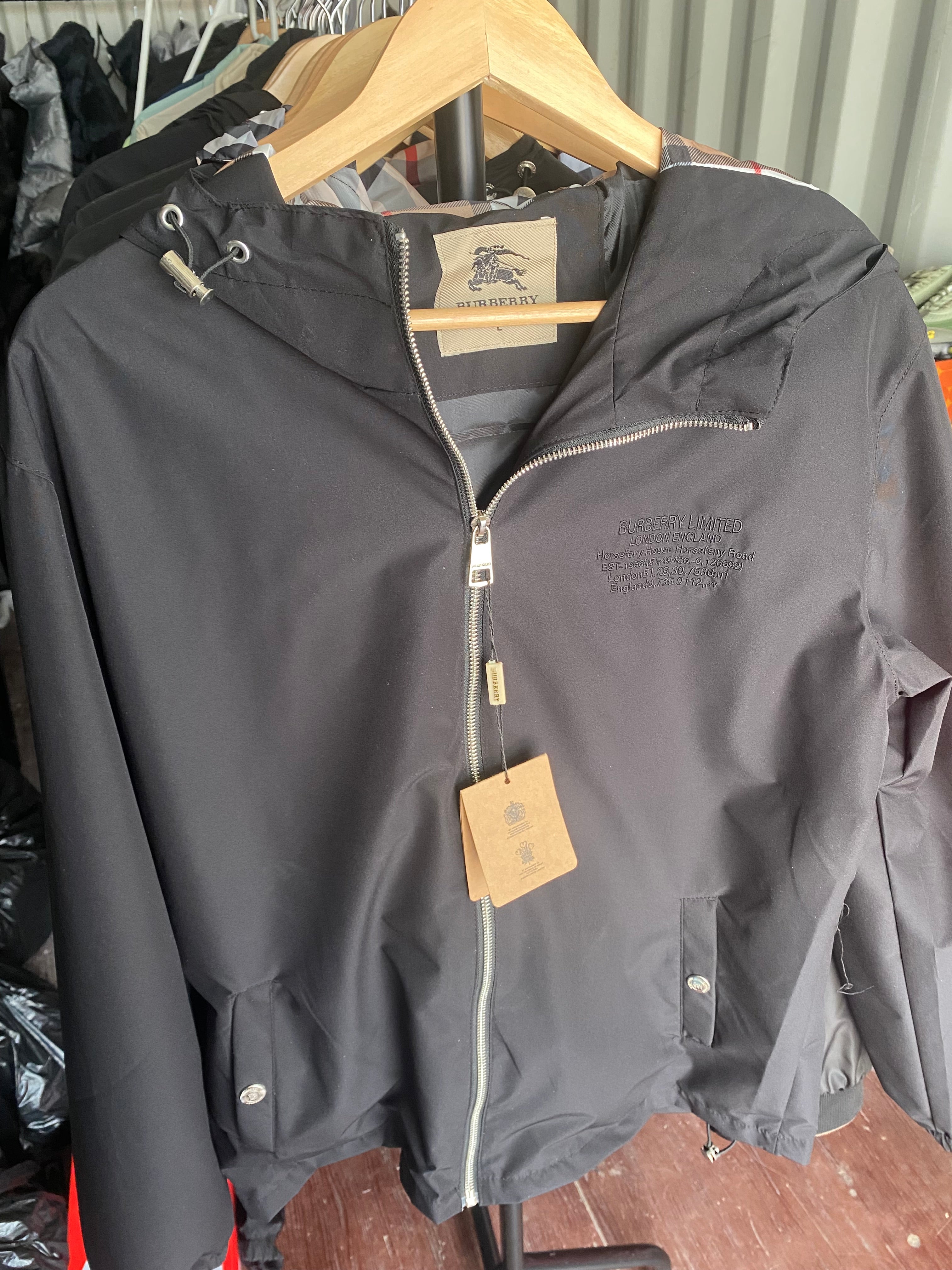 BBERRY WINDBREAKER