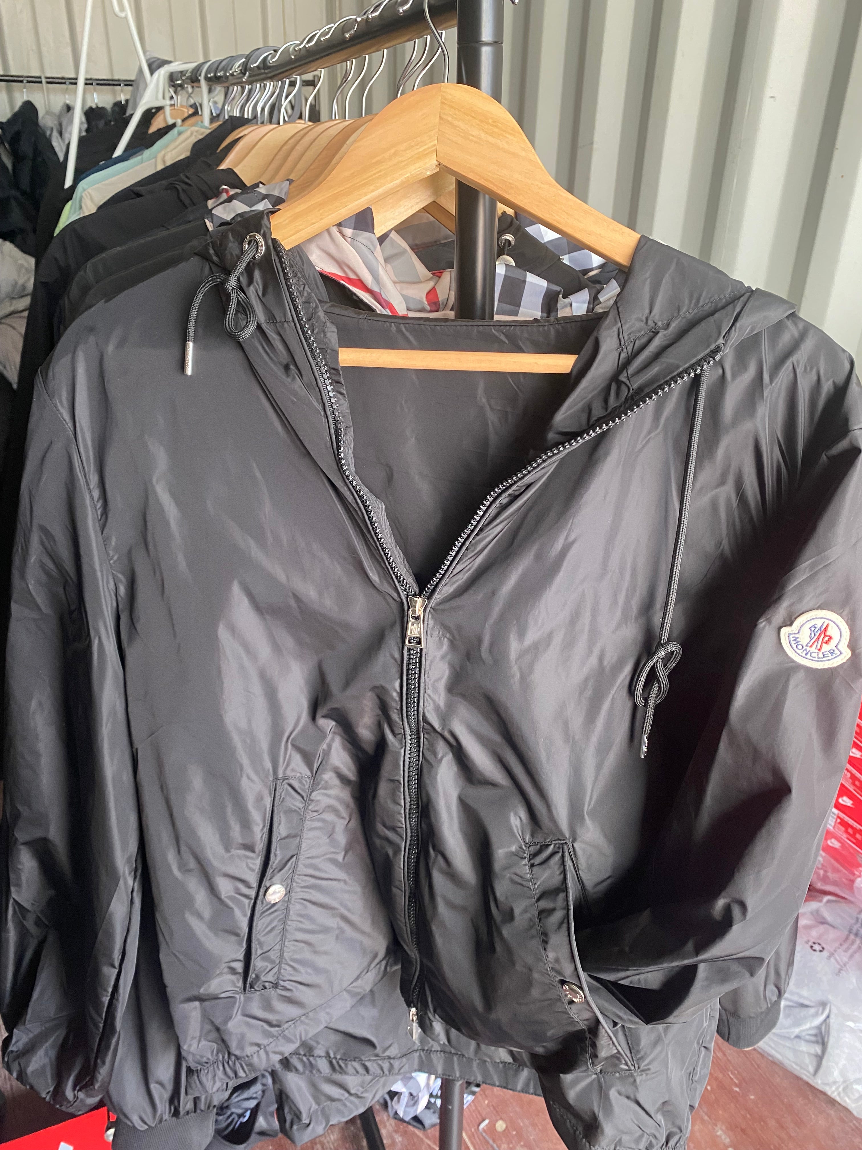 Monclizzy Grimpers windbreaker