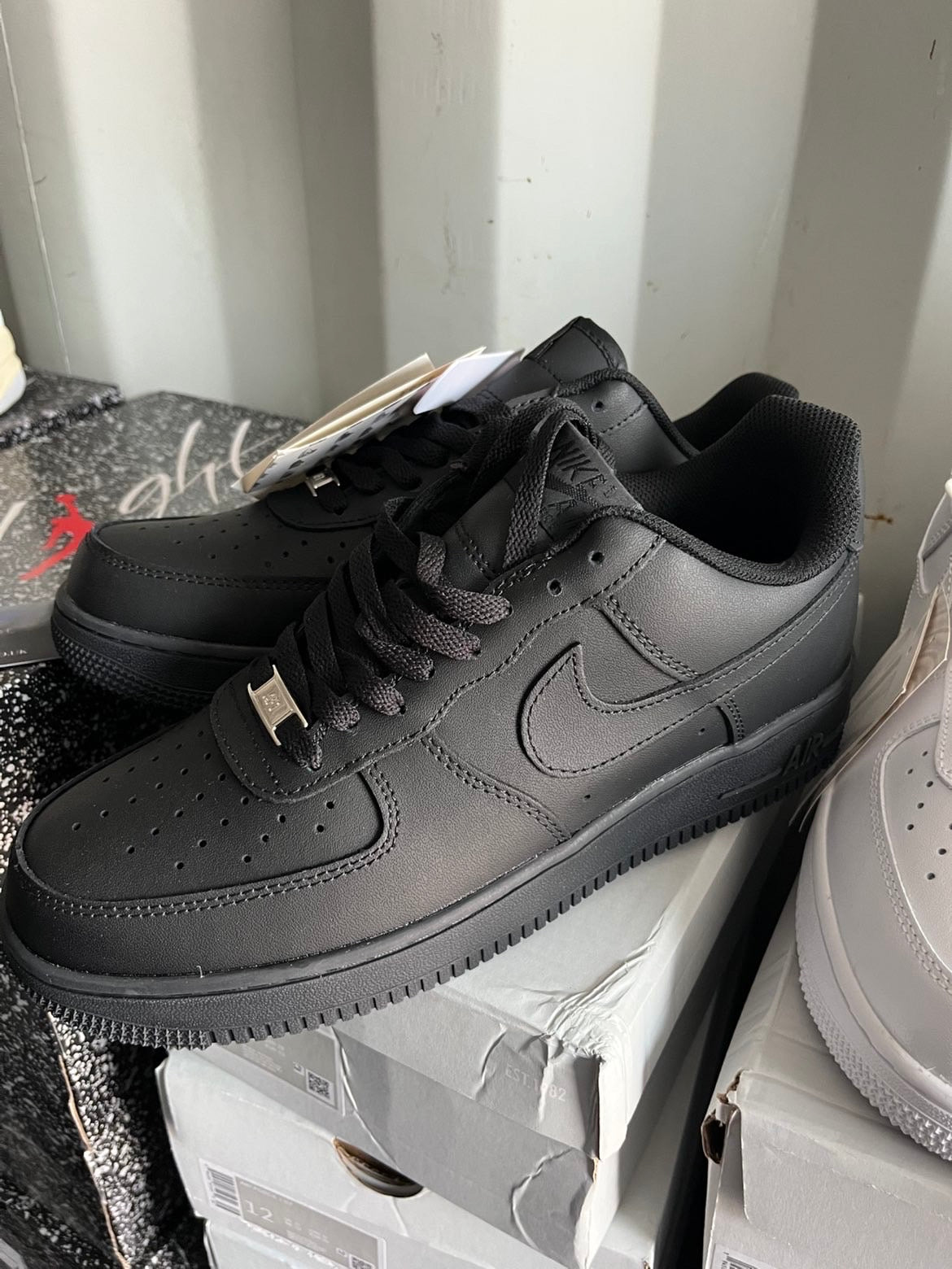 AF1 BLK